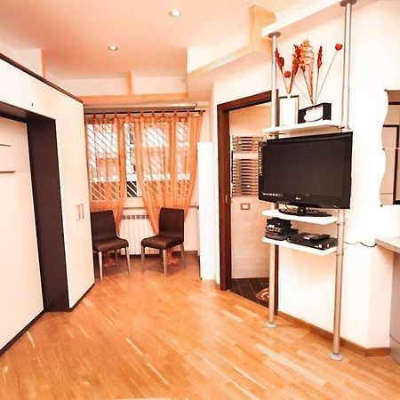 Petite Home In Rome Exterior photo