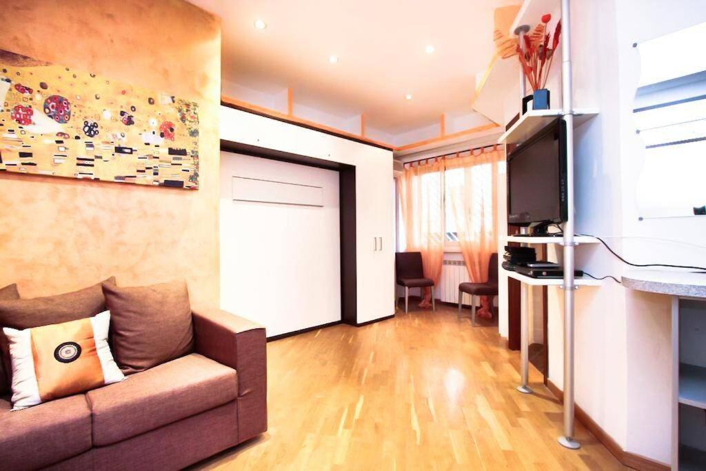 Petite Home In Rome Exterior photo