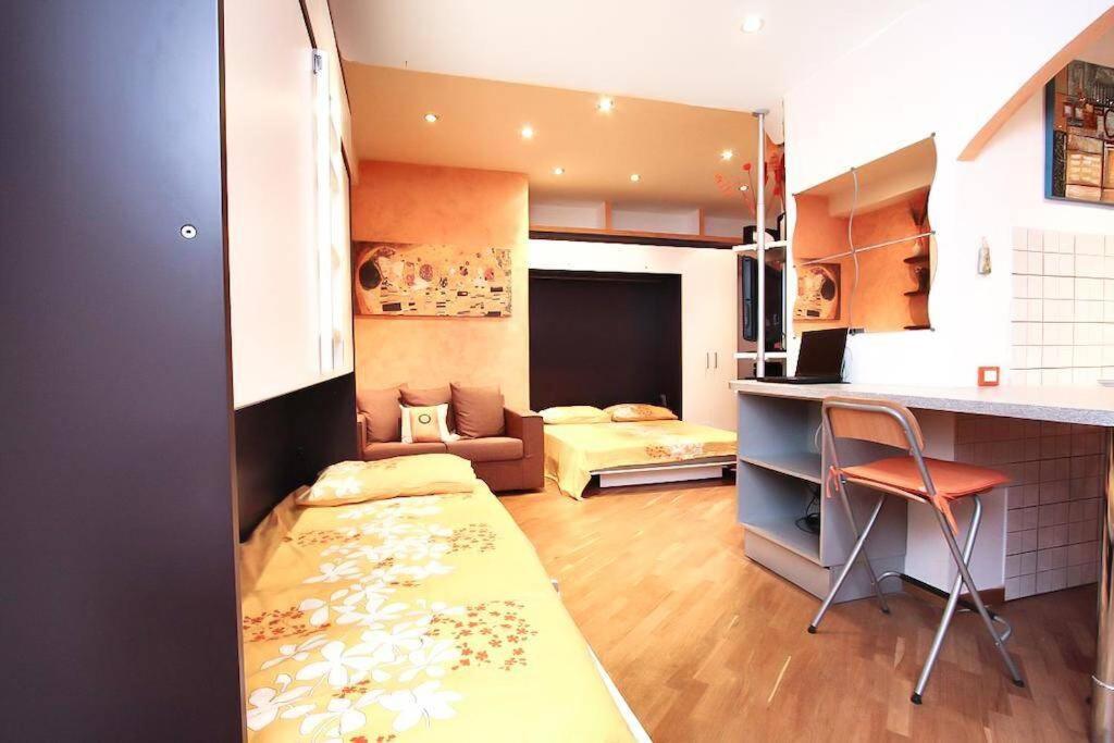 Petite Home In Rome Exterior photo